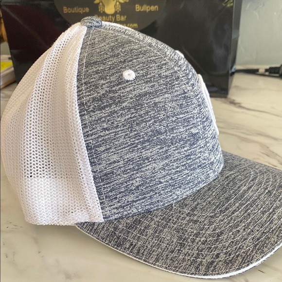 Ariat Gray and White Logo Baseball Cap - Picture 4 of 5